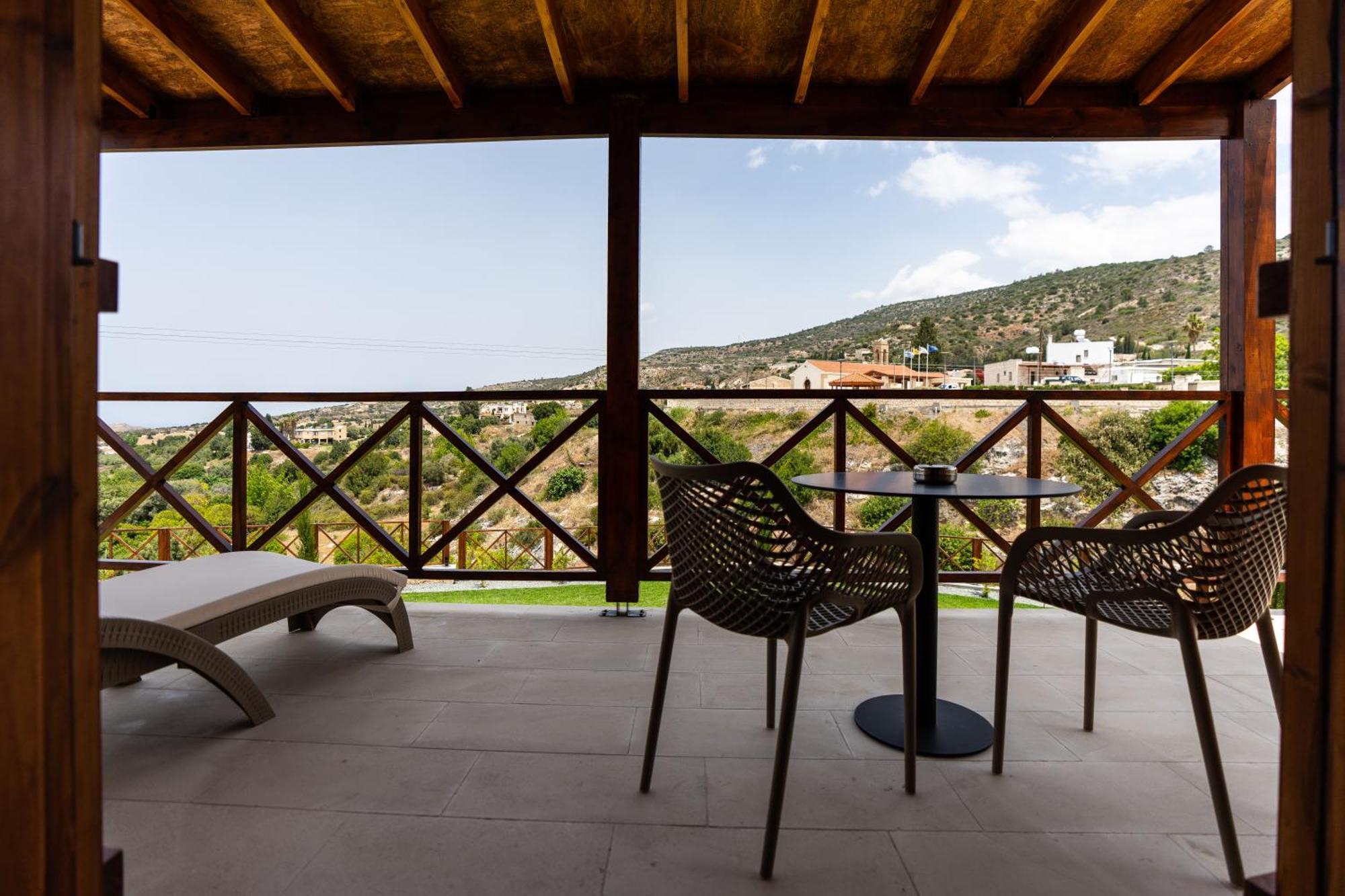 Harma Traditional Boutique Suites Paphos Bilik gambar