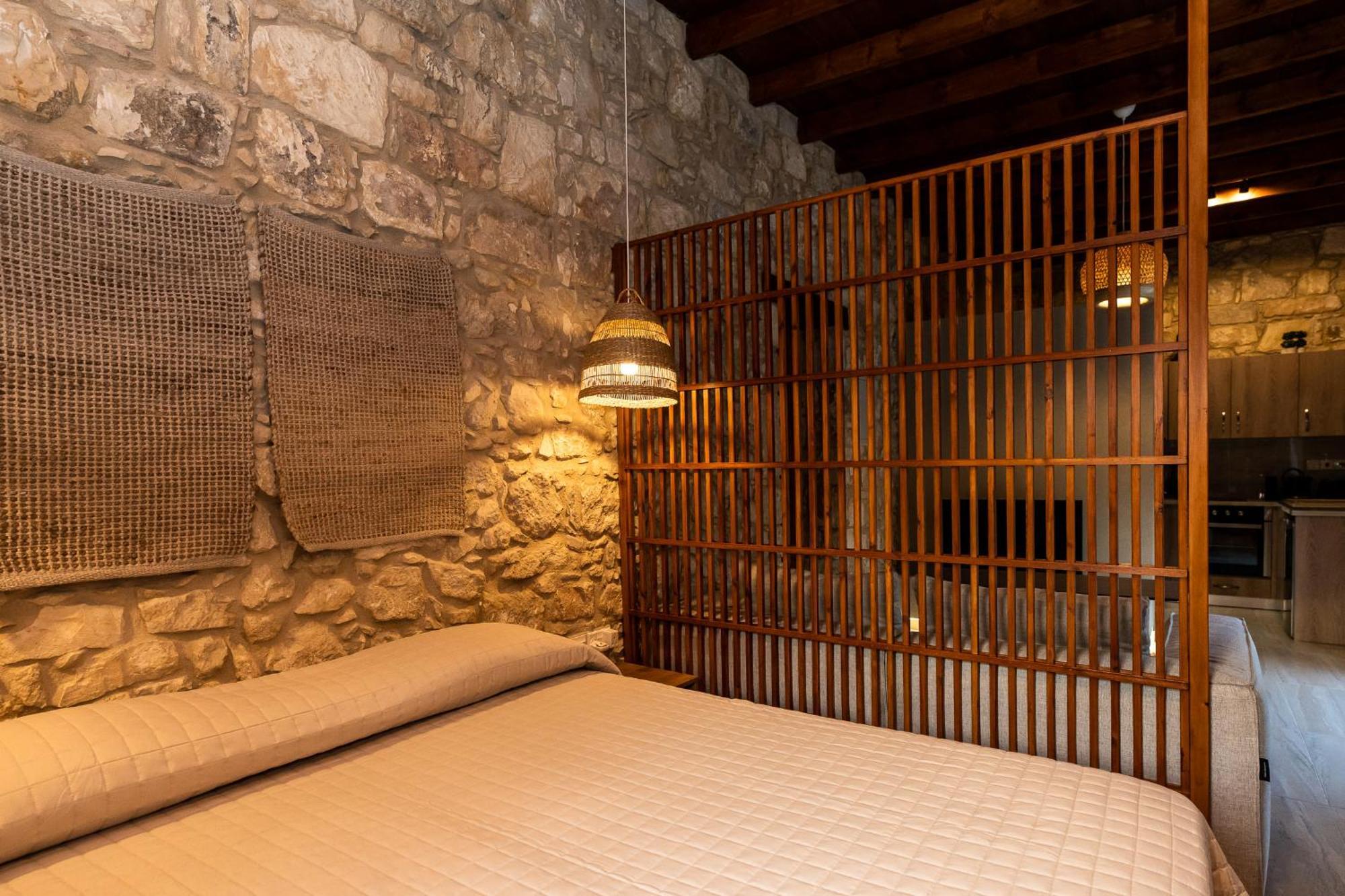 Harma Traditional Boutique Suites Paphos Bilik gambar